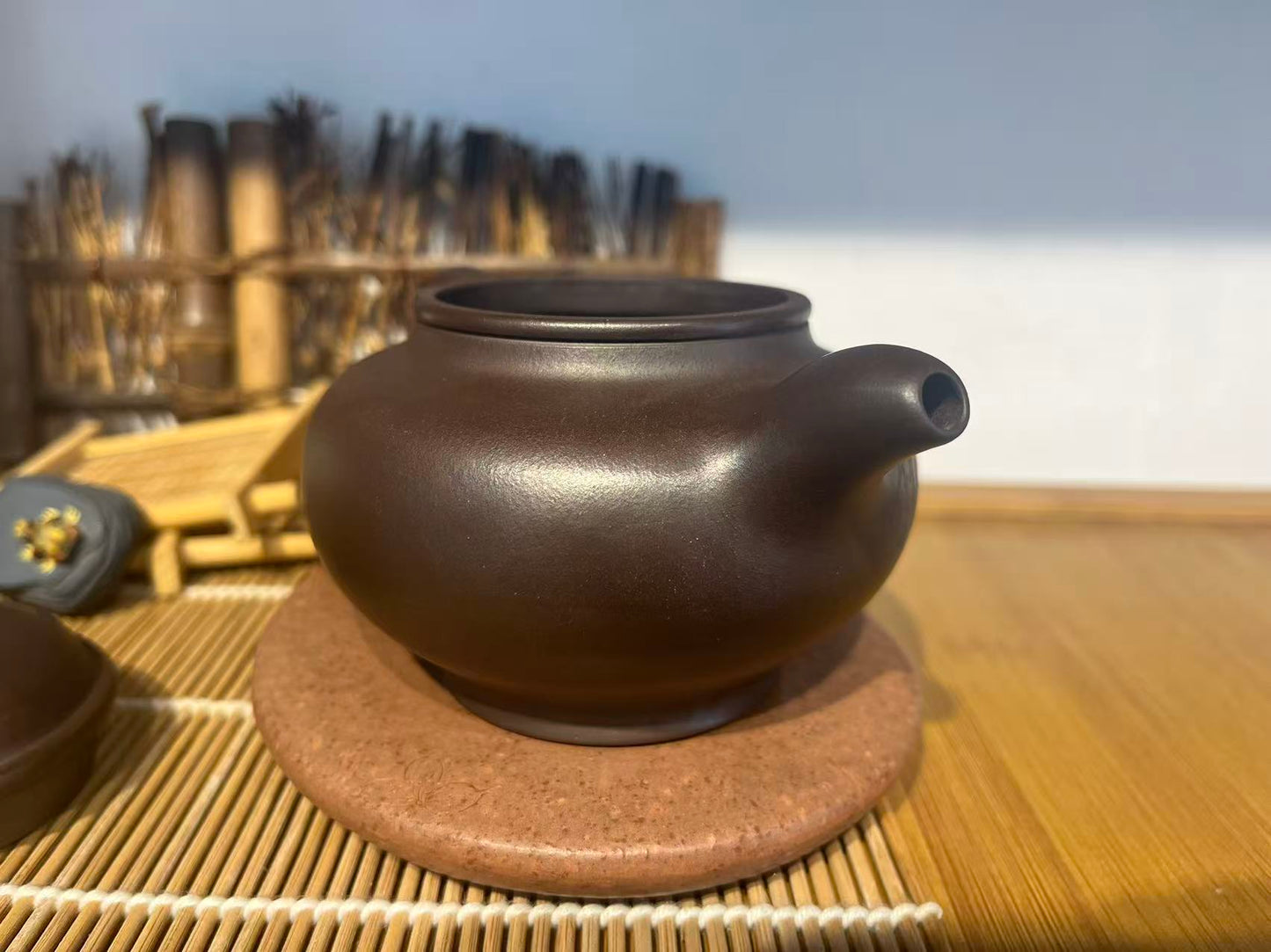 Yixing Zisha Teapot 280ml – Handmade Purple Clay Gongfu Teapot with Calligraphy