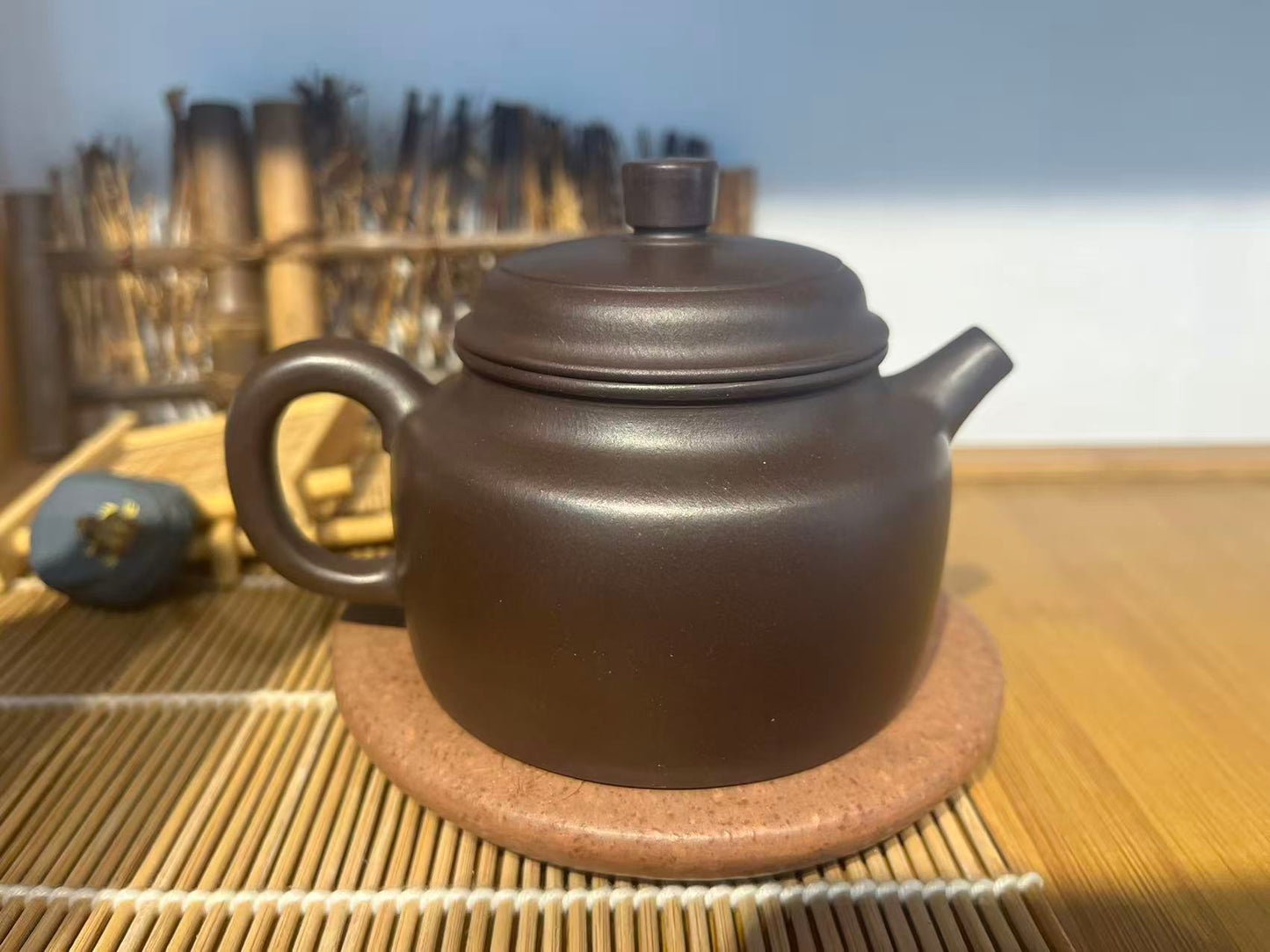 Yixing Zisha Teapot 280ml – Handmade Purple Clay Gongfu Teapot with Calligraphy