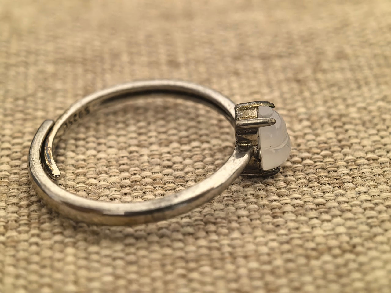 Natural Grade-A Silver-Set Glutinous Icy Hulu (Gourd) Jadeite Ring · Burmese Jadeite