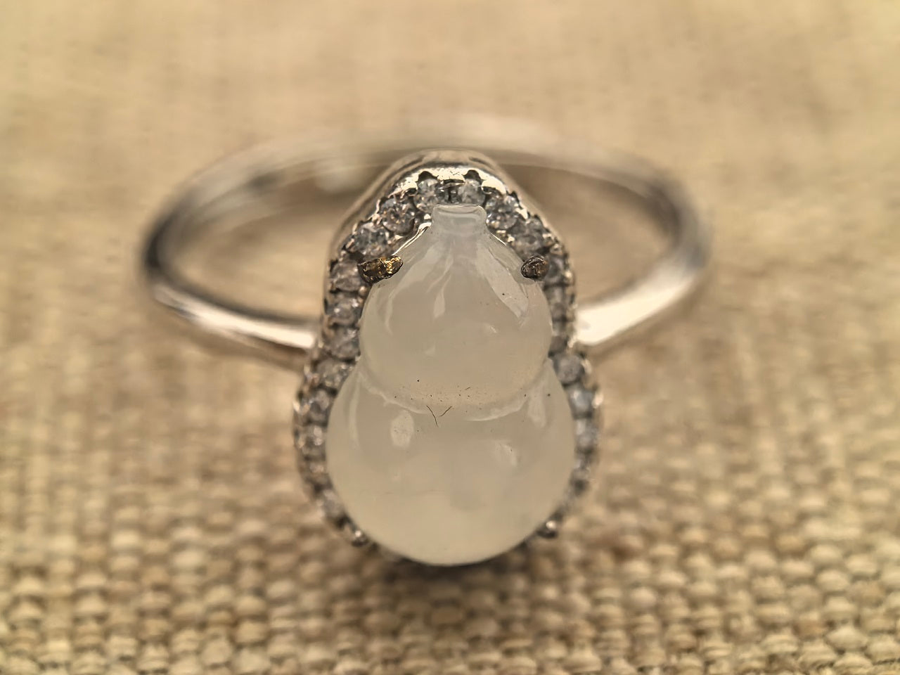 Natural Grade-A Silver-Set Icy Glutinous Gourd (Hulu) Jadeite Ring · Burmese Jadeite