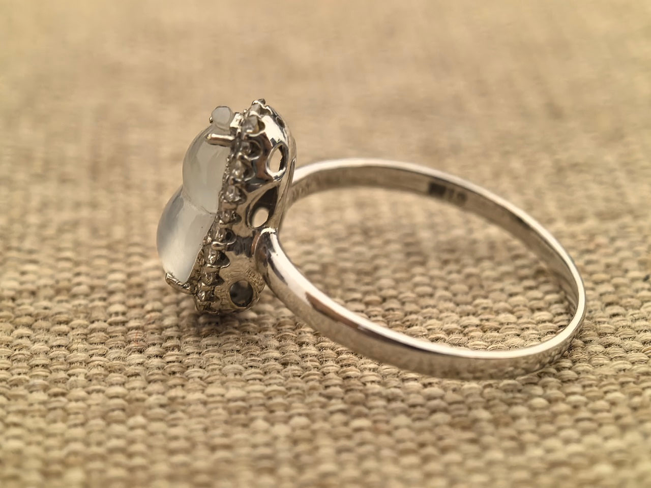 Natural Grade-A Jadeite High-Ice Gourd Hulu 18K Gold Ring · Burmese Jade