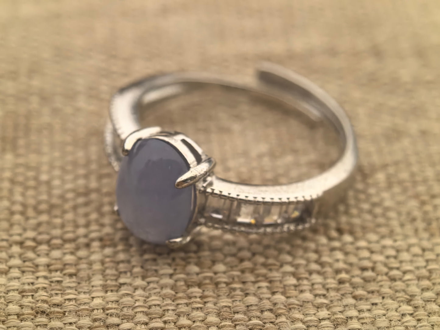 Natural Grade-A Silver-Set Glutinous Icy Lavender Jadeite Oval Ring · Burmese Jadeite