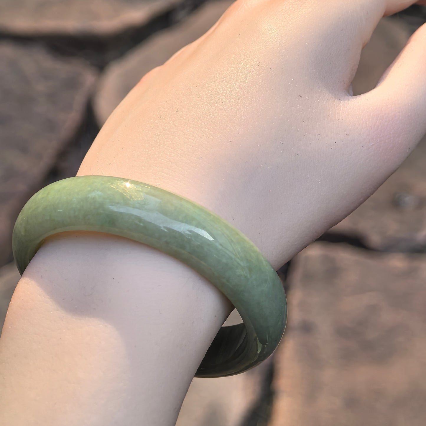 Natural Grade-A Jadeite Bangle – Oil-Green Glutinous Burmese Jade 54mm