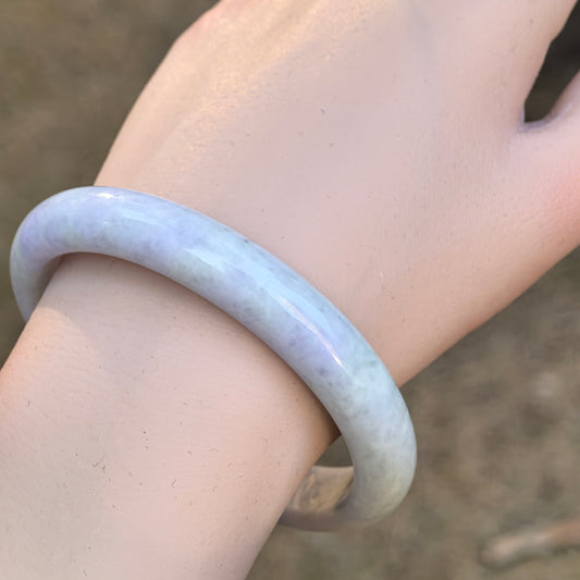 Natural Grade-A Jadeite D-Shape Bangle – Soft Lavender Bean-Glutinous Burmese Jade 59mm