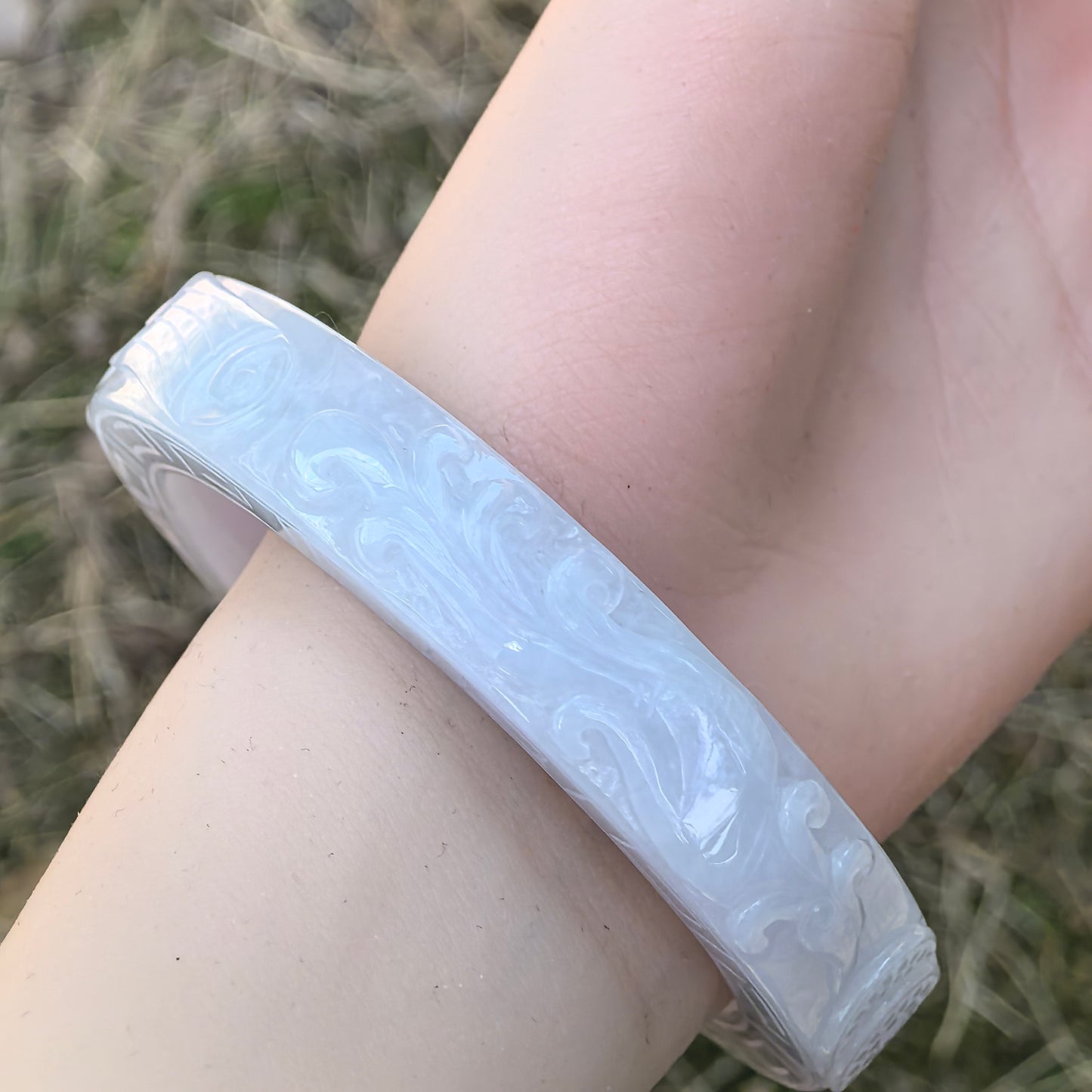 Natural Grade-A Jadeite Bangle – Large Carved Pale Glutinous Burmese Jade 60mm