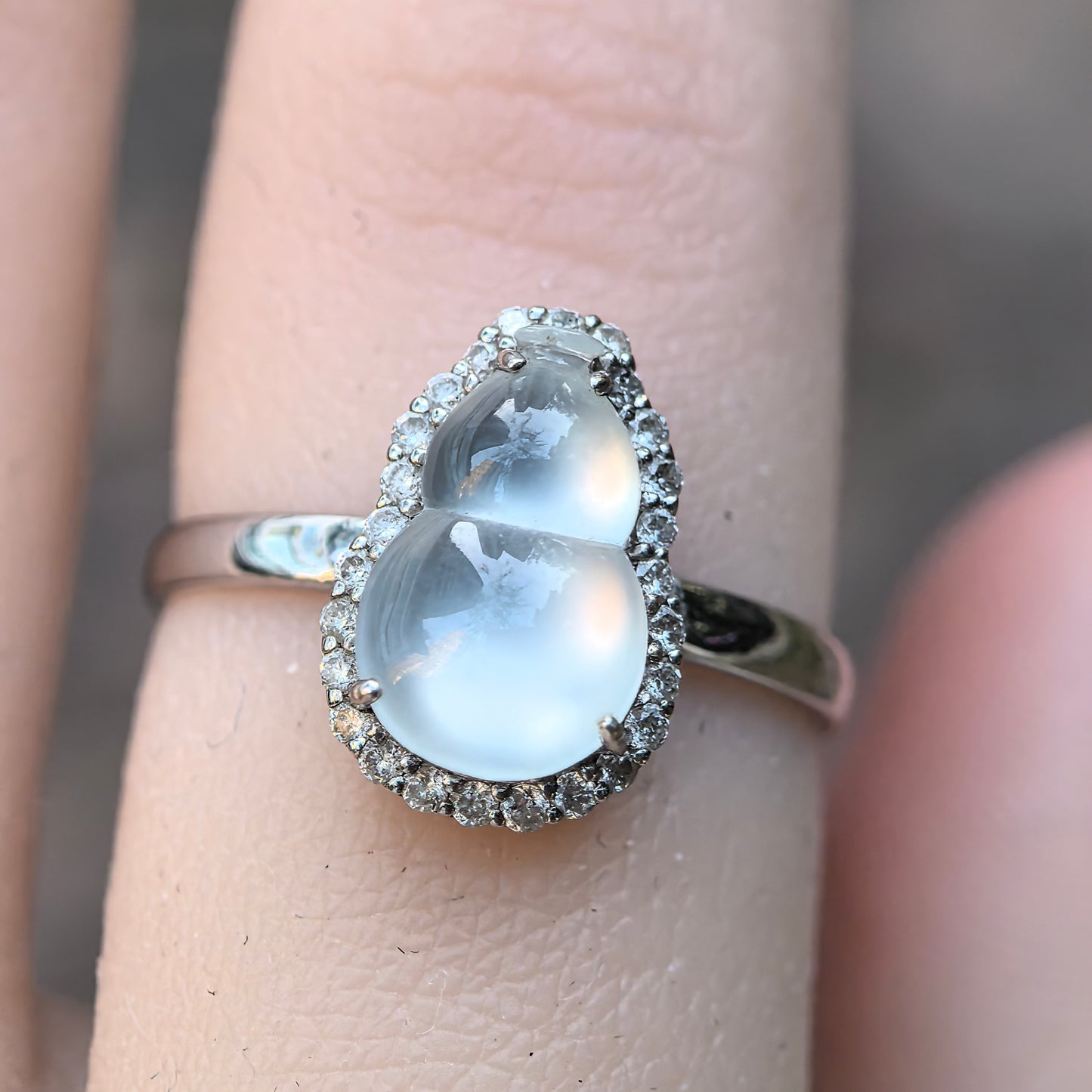 Natural Grade-A Jadeite High-Ice Gourd Hulu 18K Gold Ring · Burmese Jade