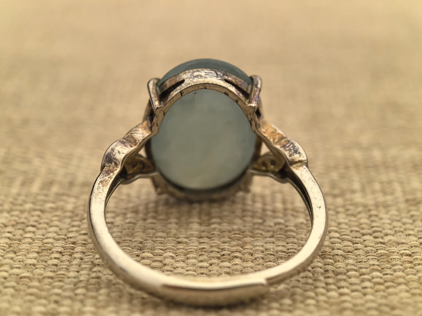 Natural Grade-A Silver-Set Glutinous Lake Green Jadeite Oval Ring · Burmese Jadeite