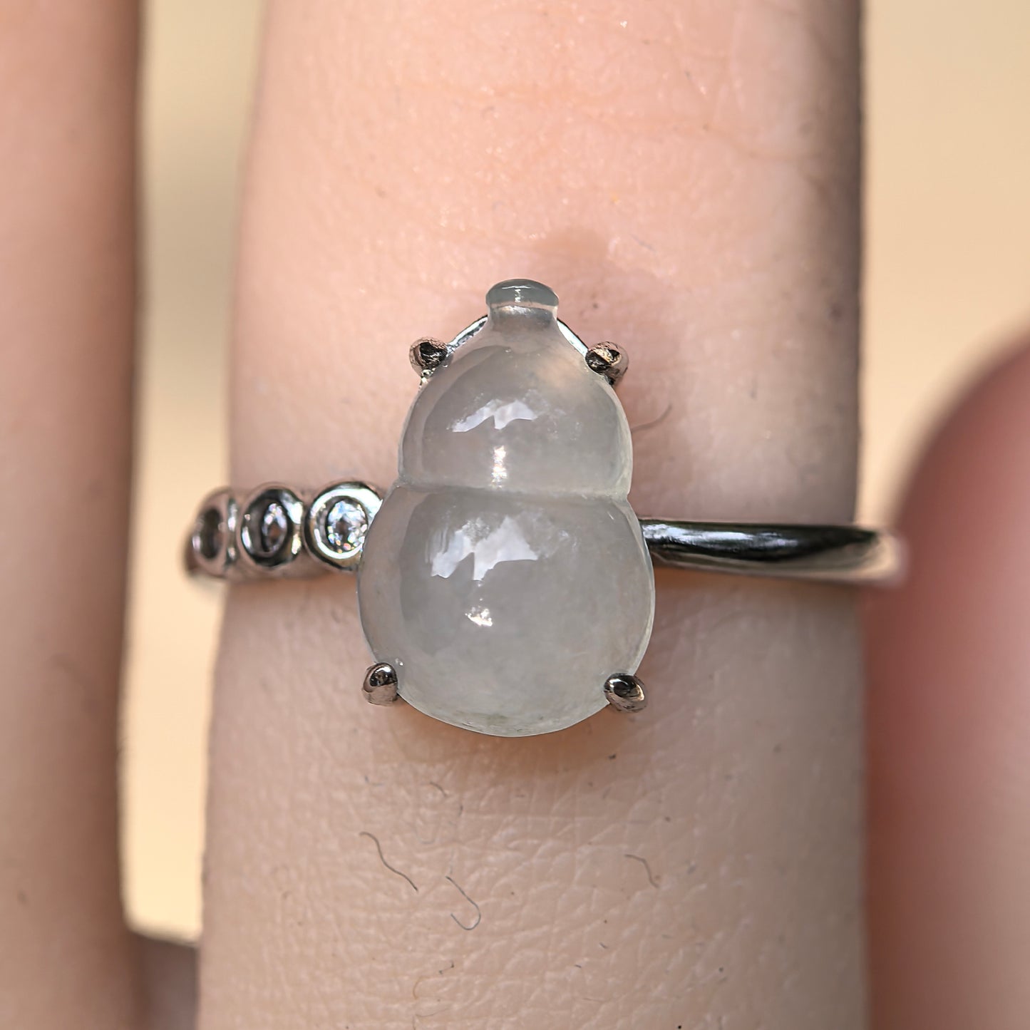 Natural Grade-A Silver-Set Icy Glutinous Gourd (Hulu) Jadeite Ring · Burmese Jadeite