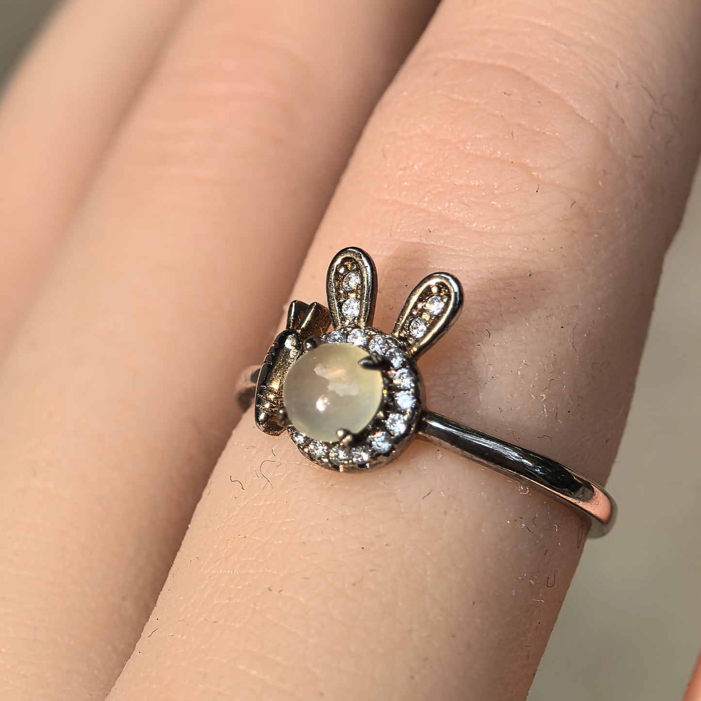 Natural Grade-A Silver-Set Icy White Bunny Jadeite Ring · Burmese Jade