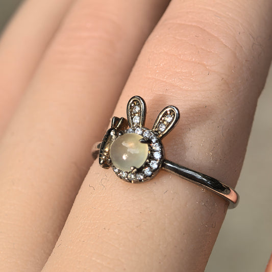 Natural Grade-A Silver-Set Icy White Bunny Jadeite Ring · Burmese Jade