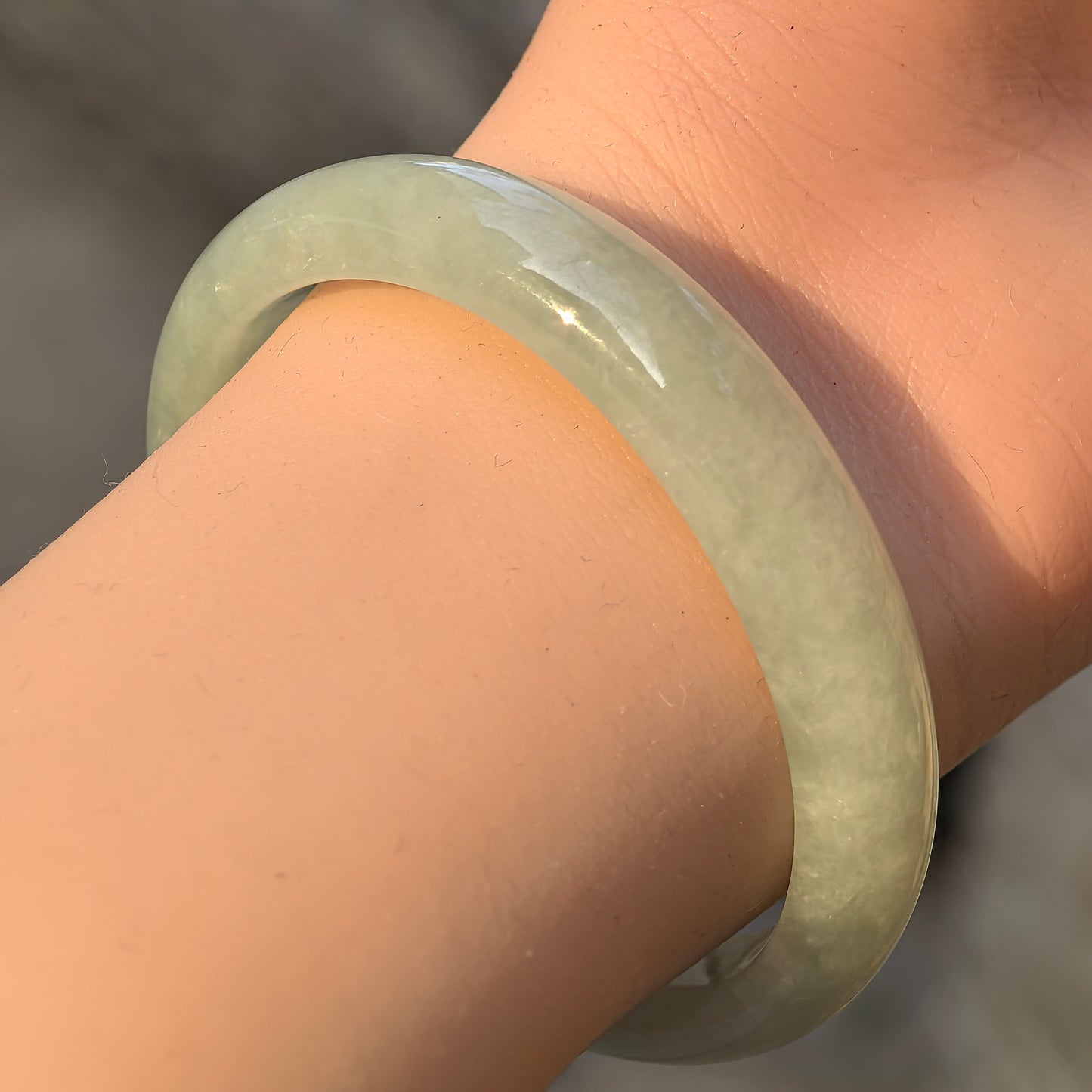 Natural Grade-A Jadeite Oval Bangle – Pale Green Glutinous · Burmese Jade 51mm