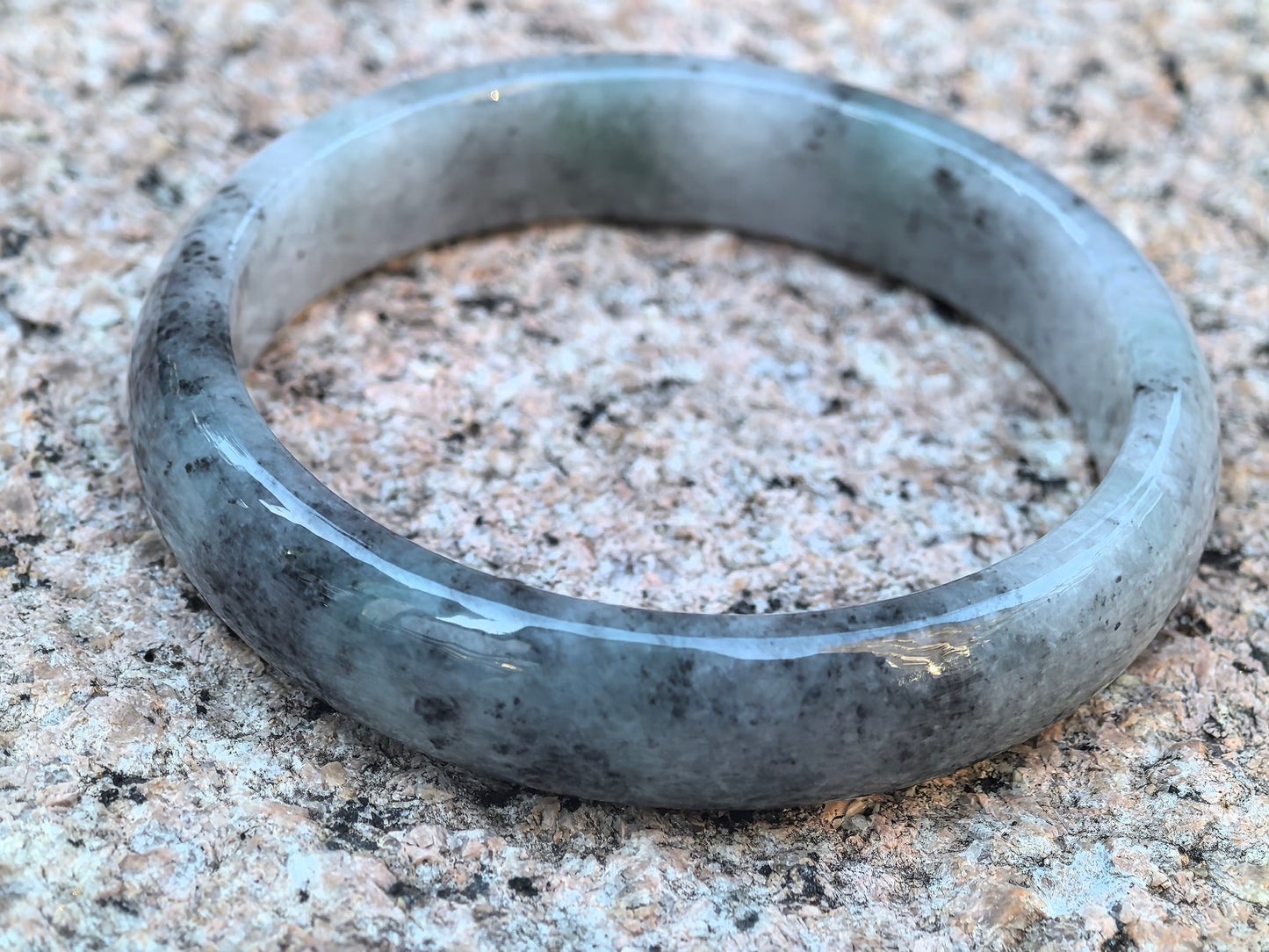 Natural Grade-A Glutinous Black-and-Ice D-Shape Jadeite Bangle · Burmese Jade 54.6mm