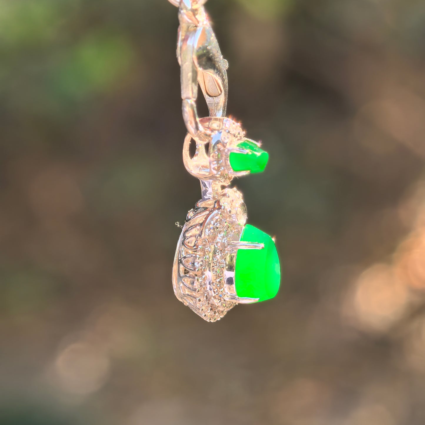 Natural Grade-A Jadeite Imperial Green Teardrop Pendant in 18K Gold with Diamond Halo · Burmese Jade